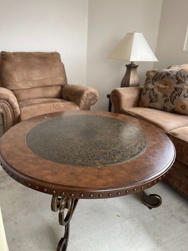 Ashley Furniture 丸テーブル