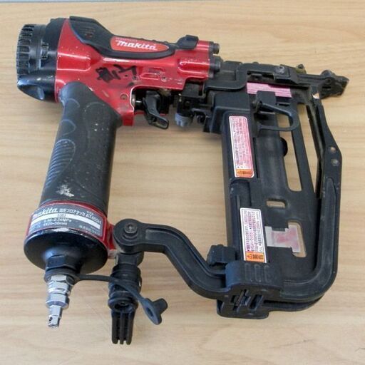 高圧 フロアタッカ makita マキタ AT450H エアツール 50mm フロア 札幌 西区 西野