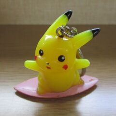 ピカチュウ サーフィン キーホルダー