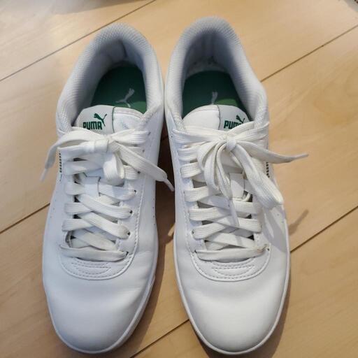PUMAのスニーカー