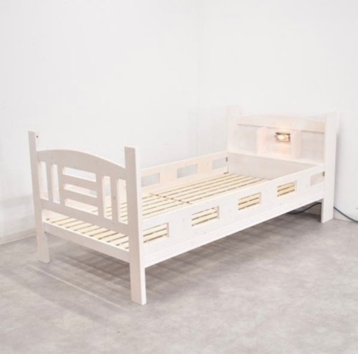 パイン材ベッド　新品