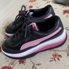 PUMA ティーバ　スニーカー　23.5の画像