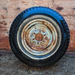 🏁👍日産セドリック初代H31型 🌈6穴純正品✨ホイール付タイヤ🌈2本セット✨の画像