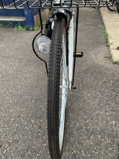新しい自転車白いー黒い