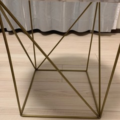 メゾンドシェリー サイドテーブル 大理石 ホワイト×ゴールドの画像