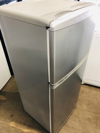 配送可能　AQUA アクア AQR-111B(SB) [直冷式冷凍冷蔵庫 (109L・右開） 2ドア シルバーベーシック]