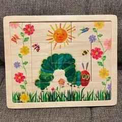 木製パズル　はらぺこあおむし