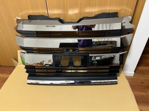 ☆新車外し☆ノア／ZWR90W／ラジエーターグリル