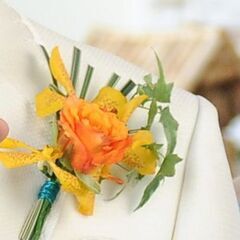 ブートニア　ウェディングの花飾りの画像