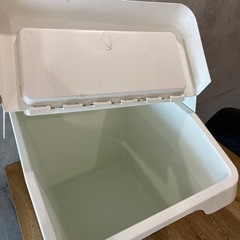 [あげます] 分別ゴミ箱 フタつき 60L IKEA SORTERAの画像