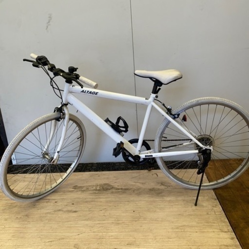 ALTAAGE クロスバイク ホワイト 6段変速 クロスバイク ALTAGE 26インチ 6段変速 ホワイト 配送無料