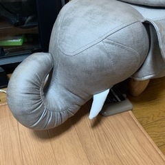 取り引き中　象のスツールの画像