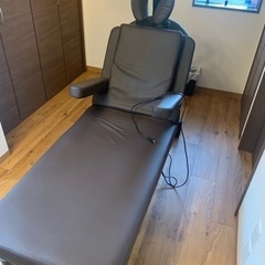 エステ　自動昇降ベット