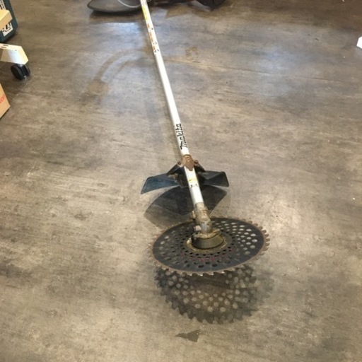 【中古】makita エンジン草刈機 MEM427T