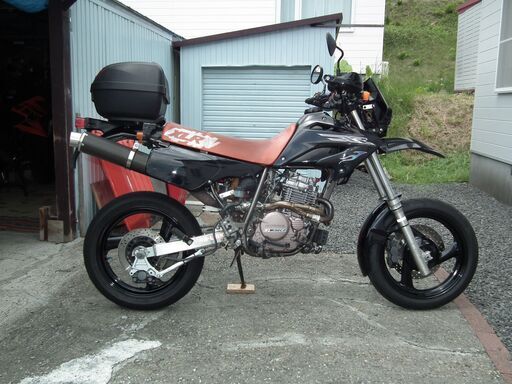 値下げしました！ホンダ　XLR250R鬼改　モタードタイプ　かなり改造済み　ハイカム　ボアアップ約280CC　エンジン変更（FTR２５０用）セル付き　足回り改造（XJR400）　キャブミクニTMR40　その他改造多数　エンジン始動フケ上がり良好　中古現状品