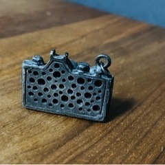 2405.カメラ型ネックレス☆チェーンなし☆キーホルダー☆おしゃれ☆雑貨☆デジタルカメラ☆一眼レフ☆以下検索ワードFrancfrancフランフランIKEAニトリ無印の画像