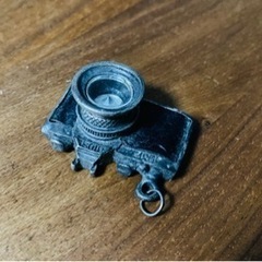 2405.カメラ型ネックレス☆チェーンなし☆キーホルダー☆おしゃれ☆雑貨☆デジタルカメラ☆一眼レフ☆以下検索ワードFrancfrancフランフランIKEAニトリ無印の画像