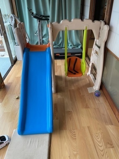 室内用ジム　滑り台、ブランコ