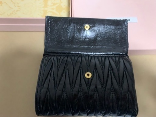 本日限定値下げ価格ミュウミュウ マテラッセ ブラック ラウンドファスナー　三つ折り財布