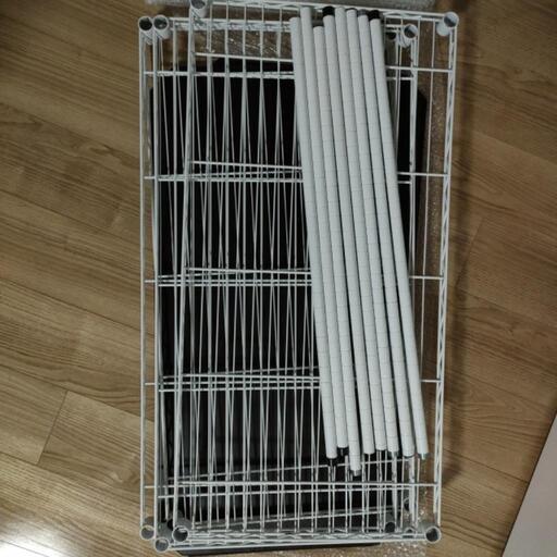 4段ラック白色と板4枚(幅91.5×奥行46cm×高さ150cm)