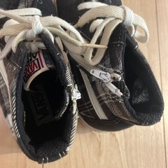 ハイカット　バンズ  スニーカーの画像