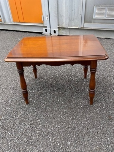 カリモク　コロニアルシリーズ　小さめテーブル　アンティーク