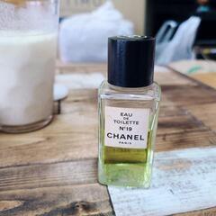 6/14までの出品 CHANEL シャネル NO.19