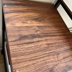 デスクとチェアのセットの画像