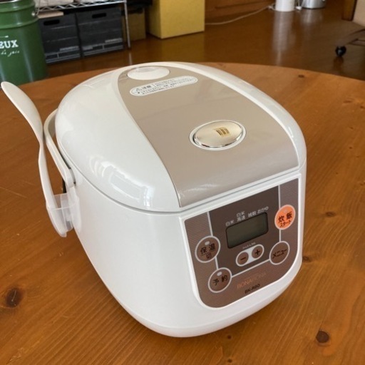 炊飯器　新品未使用　しゃもじ計量カップ付き