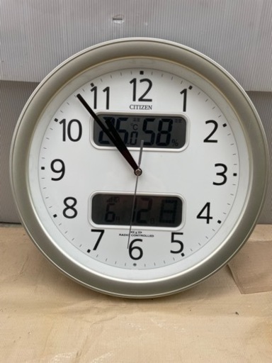 CITIZEN 電波時計　壁掛けタイプ