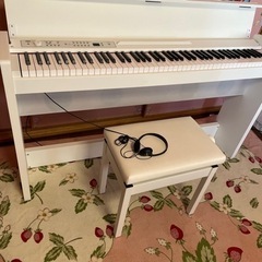 美品♪可愛いホワイト電子ピアノKORG LP380&昇降式椅子&ヘッドホン付き♪