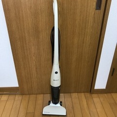 掃除機　sweeplus slim stick cleaner