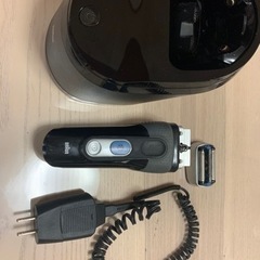 ブラウン クールテックCT6cc 本体、洗浄充電器の画像