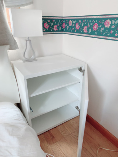 IKEA キャビネット　ベストー　