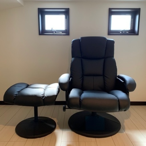 〈ほぼ新品〉トウマ(Tohma)1人掛けリクライニングソファ　オットマン付き 東馬（Tohma） ソファ 1人掛け 幅76cm オットマン付 パーソナルチェア