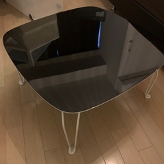 折りたたみ机の画像