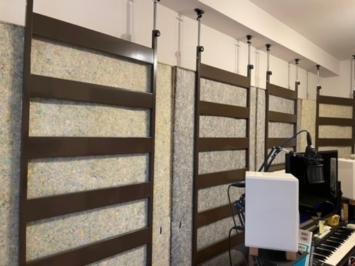 取引中【6月末迄の取引】防音パネル　吸音パネル　防音室　突っ張り壁面ラック付き