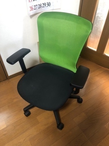 オフィスチェア　グリーン