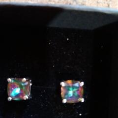 【お取引先決定】アクアマリン  ブルーファイヤーオパール  オパール   レインボートパーズ   ホワイトサファイヤ   ピアス  全部纏めて2000円の画像