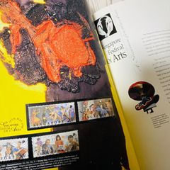 切手が入ってる本  シンガポール「THE 1994 COLLEATION OF SINGAPORE STAMPS」の画像