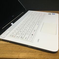 店頭にて売約済み。ご覧頂きありがとうございました。人気のかわいいLAVIE　新品バッテリー搭載！【一宮でWindows10搭載機！ NEC LAVIE 15.6インチ 2015年発売モデル　ホワイト Intel RAM4GB/新品SSD240GB】一宮市のパソコン屋 Mr.Carnival（ミスカニ）です！パソコン修理・中古パソコンの販売【クレカ&PayPay使えます！】店頭在庫PCのご紹介です！受け渡しは店舗にて(^^)/【Webカメラ・マイク搭載　ノートPC ノートパソコン】の画像