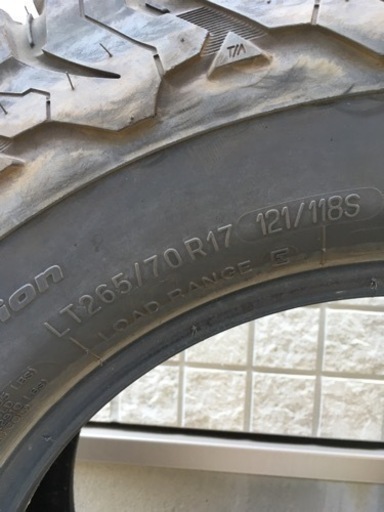 車のパーツ BF Goodrich All-Terrain ko2 265/70R17