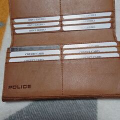 POLICE財布の画像