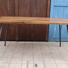 ACME Furniture(アクメファニチャー) GRANDVIEW(グランビュー)ダイニングテーブルです。天然木とアイアンの組み合わせがインダストリアルな印象に。ブルックリンスタイルなどにも♪CF108