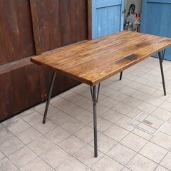 ACME Furniture(アクメファニチャー) GRANDVIEW(グランビュー)ダイニングテーブルです。天然木とアイアンの組み合わせがインダストリアルな印象に。ブルックリンスタイルなどにも♪CF108