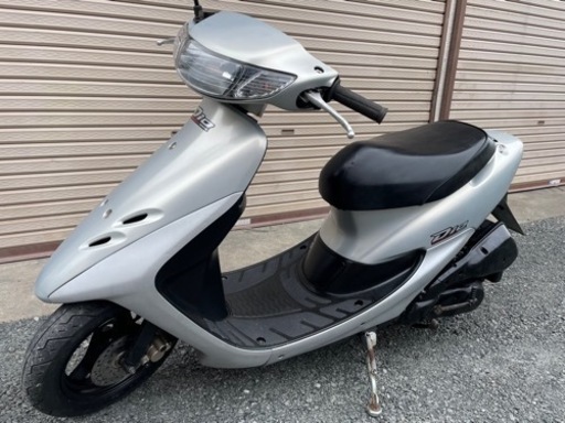 【販売済】☆配送可！ ガソリン高騰の今こそバイク！ 言わずと知れた名車！ 大人の雰囲気なオールシルバー！ ホンダ ライブディオ AF35 実働品☆