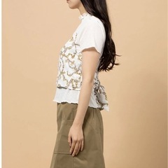 新品未使用　MAJESTIC LEGON outlet　スカーフ柄キャミセット　アイボリー柄の画像