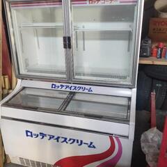 大型冷凍庫　サンデン冷凍ショーケース　ストッカー