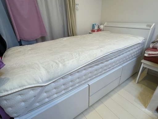 シングルベッド　フレーム　収納