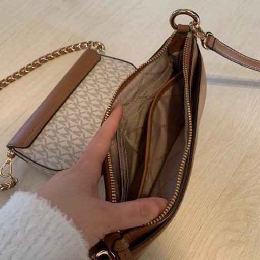 【MICHAEL KORS/マイケルコース】JET SET CHARM 4 in 1 ポーチ クロスボディ ミディアム
